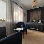 בית אירוח Central Studio *